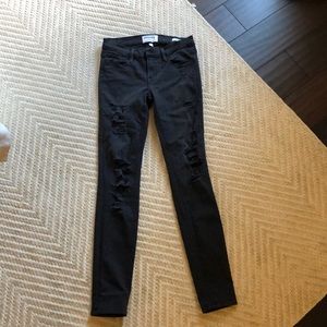 FRAME Le Skinny de Jeanne Ripped Jeans